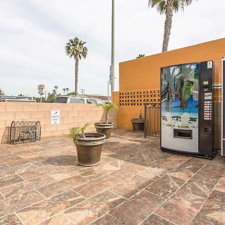 Rodeway Inn & Suites Chula Vista San Diego South Экстерьер фото