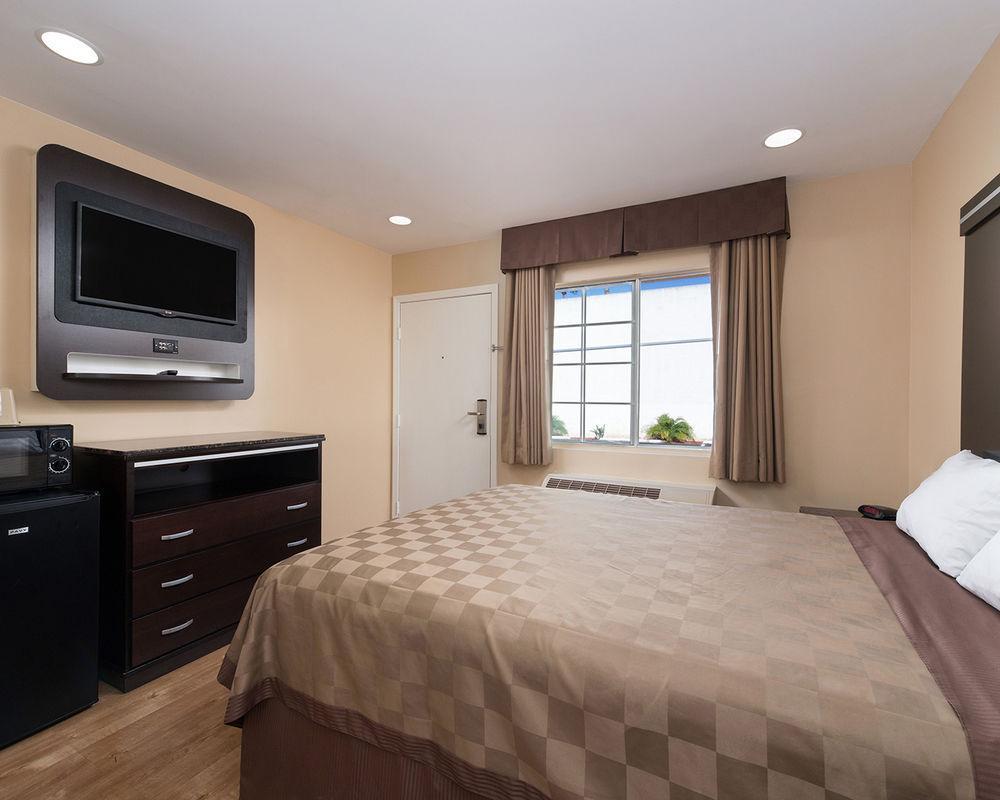 Rodeway Inn & Suites Chula Vista San Diego South Экстерьер фото
